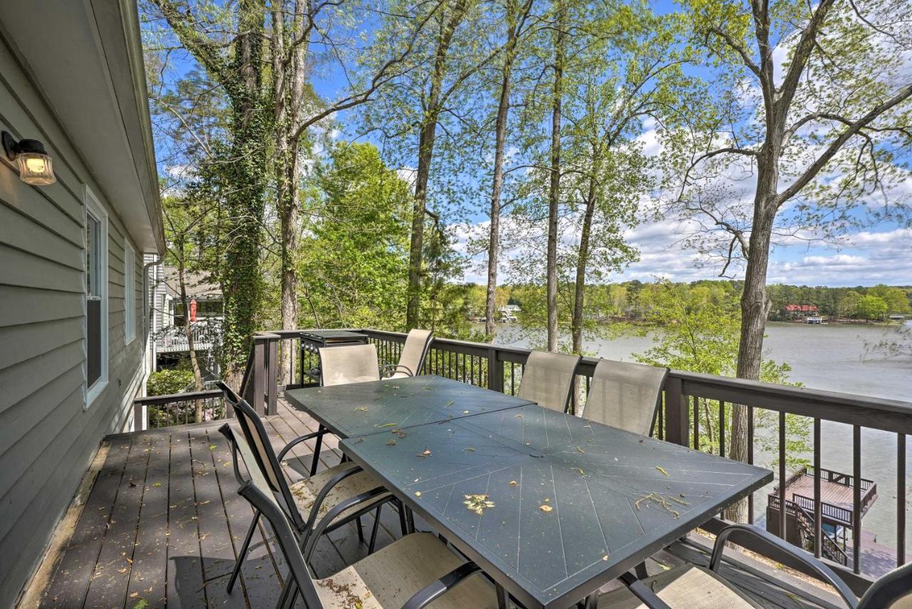 Waterfront Cottage With Boat Dock And 3 Decks! Bracey Exteriér fotografie